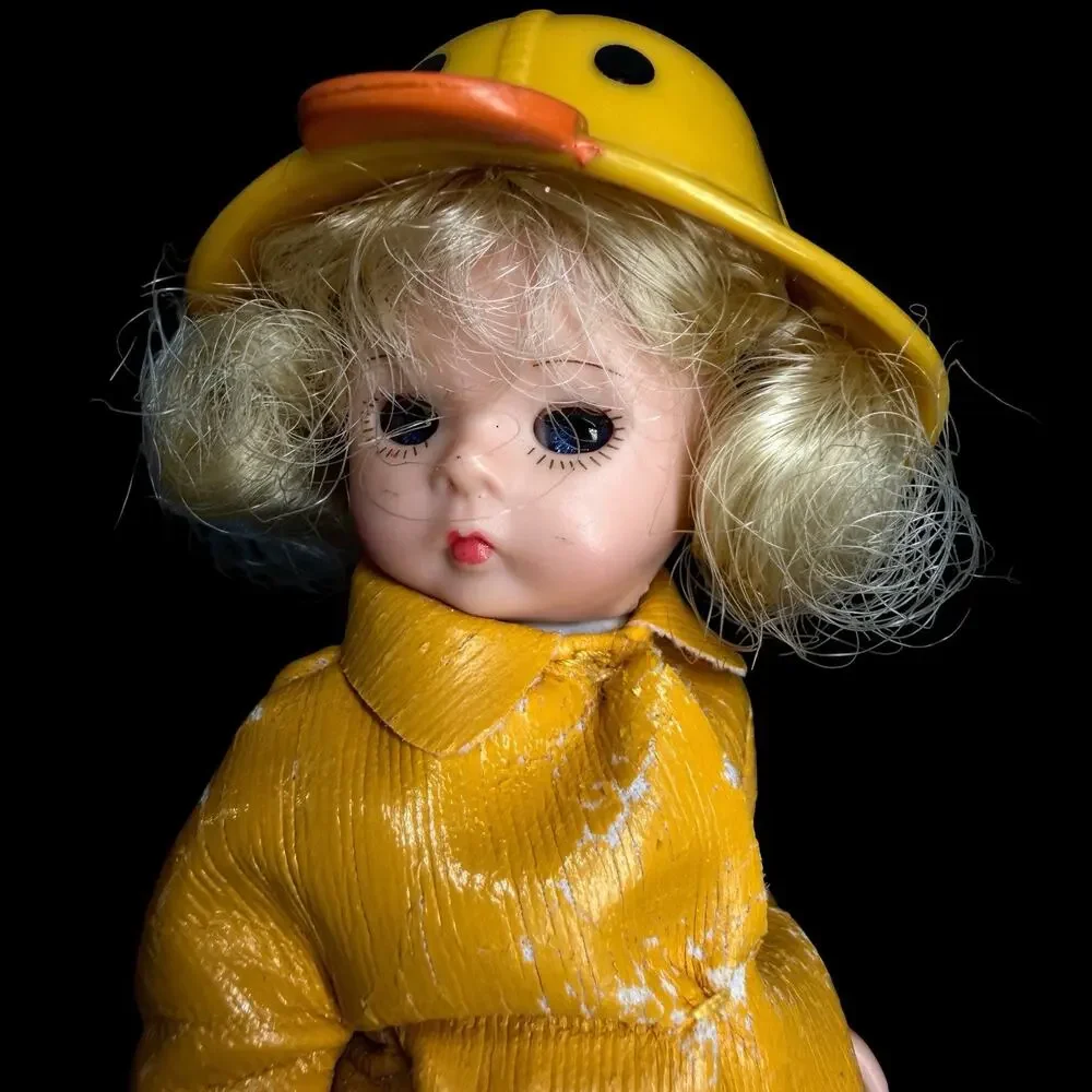 Vtg Madame Alexander It’s Raining Doll 5 in Blonde Blue Sleep Eyes Yellow Duck